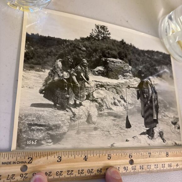 No Brand Other - Original Vintage Māori Women Cooking in Hot Pool Rotorua New Zealand Photo Maori